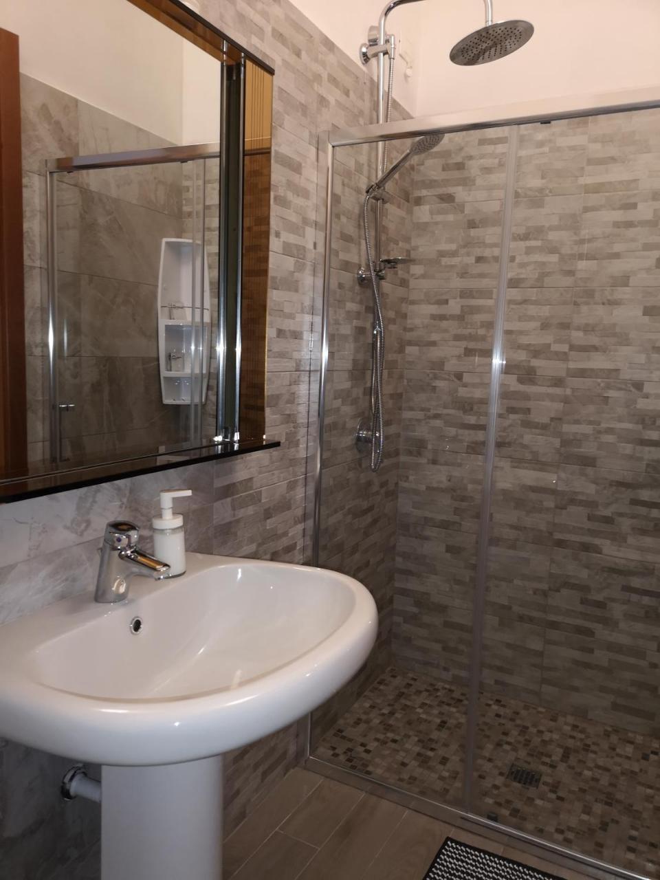 Piazzale Stazione Guest house *